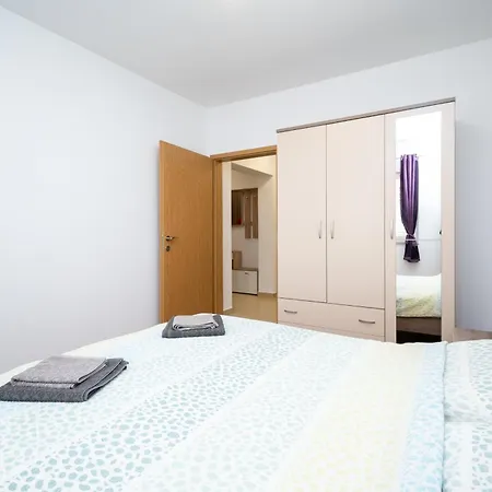 Apartman With Parking Space Vrsi, Zadar - 15944 *