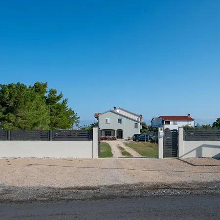 Апартаменты With Parking Space Vrsi, Zadar - 15944 *