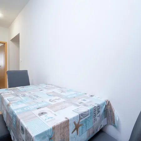 Apartments with a parking space Vrsi, Zadar - 15944 Apartament Vrsi