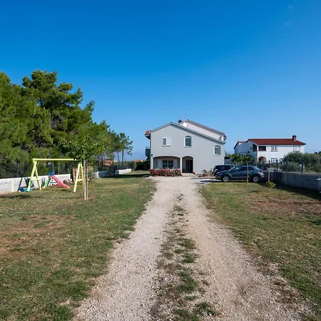Apartments with a parking space Vrsi, Zadar - 15944 Apartament *